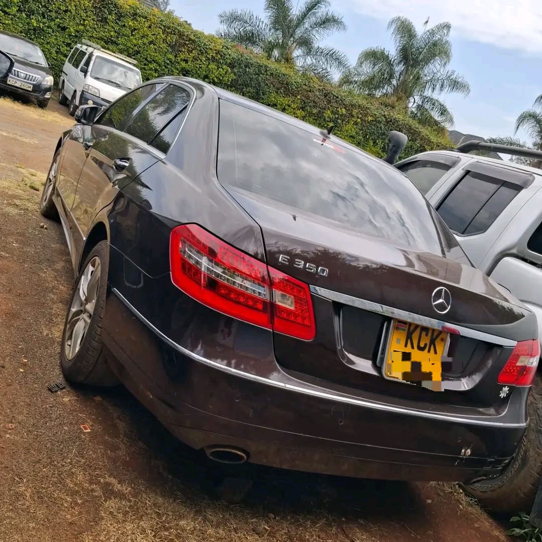 Mercedes E-Class image 3